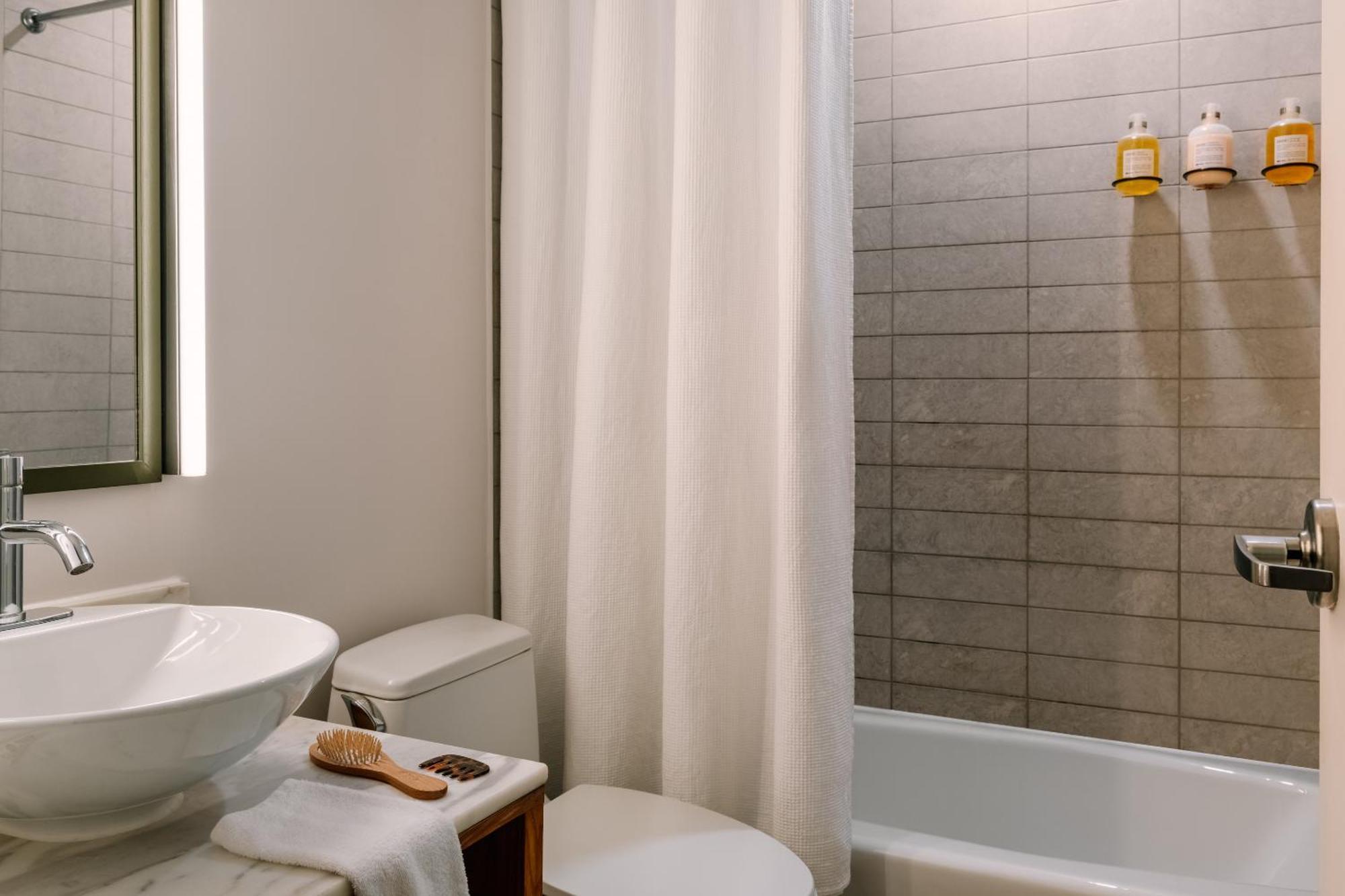 Duane Street Hotel Tribeca, Sonder Hotel New York